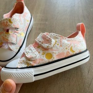 NWOT Converse light pink constellation 5C
